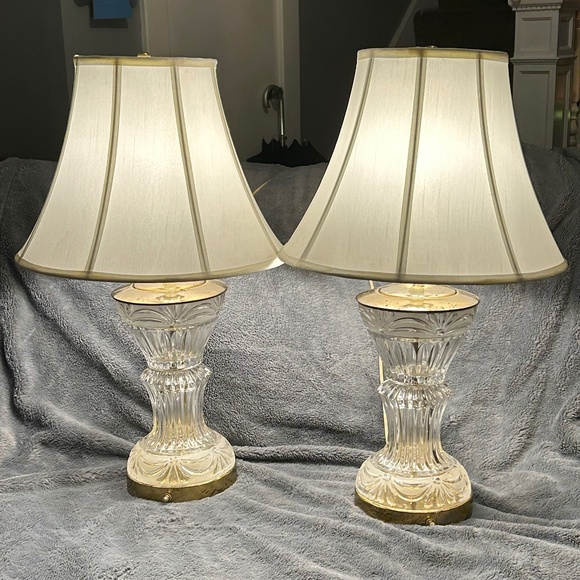Pair Of Vintage Yugoslavian Crystal Table Lamps Frosted Lined Design - Picture 1 of 10